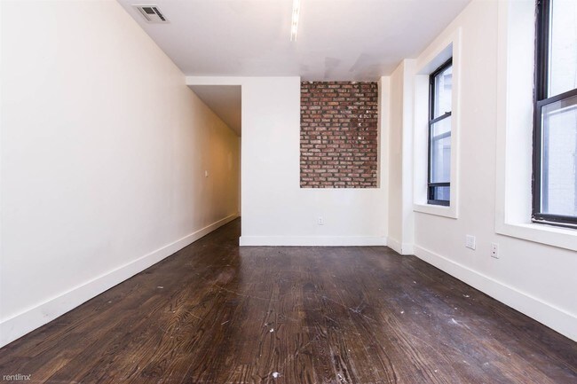 Building Photo - 282 S 2nd St