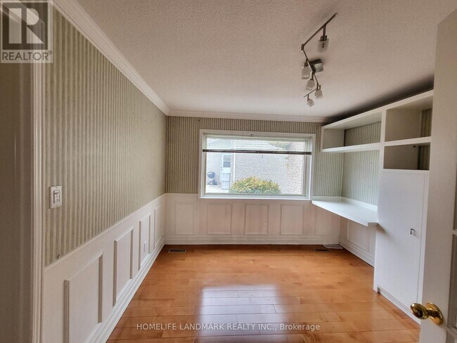 Photo du bâtiment - 107 Bolland Crescent