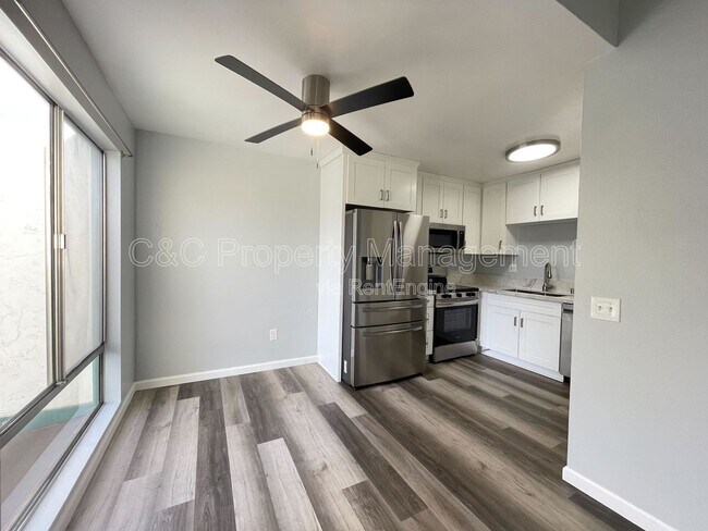 Foto del edificio - 1817 E Grand Ave