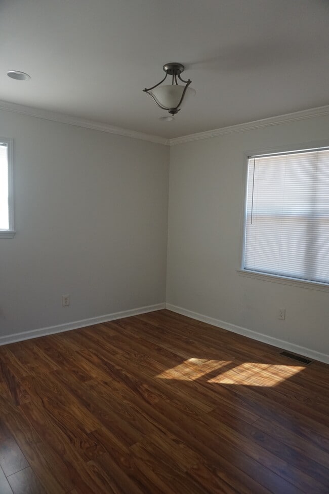 Building Photo - 937 St Johns Church Rd