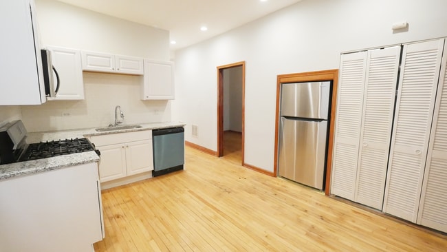 Foto del edificio - 1422 N Maplewood Ave