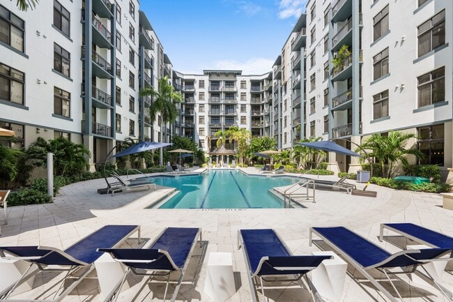 Building Photo - The Manor at Flagler Village