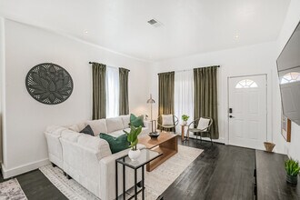 Building Photo - 3309 Webster St