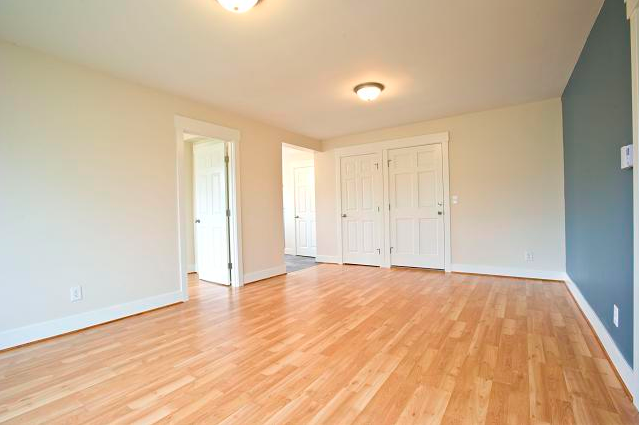Building Photo - 3208 McClintock Ave S