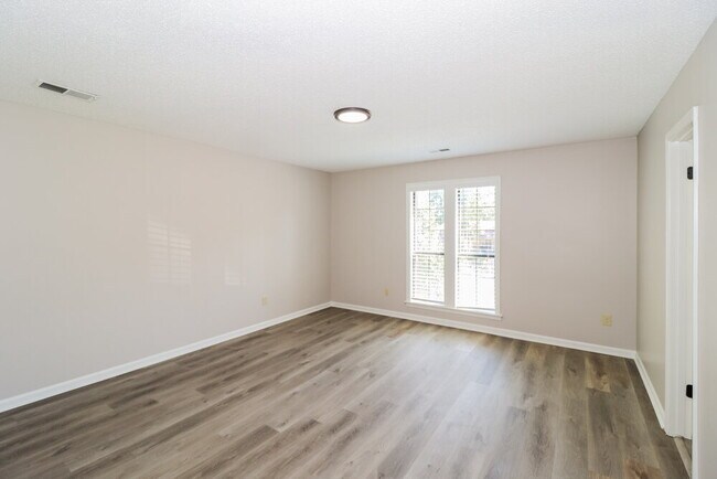 Foto del edificio - 2389 Cherry Spring Cove