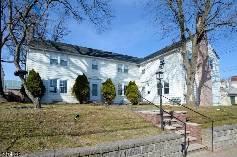 Primary Photo - 29 13th Ave