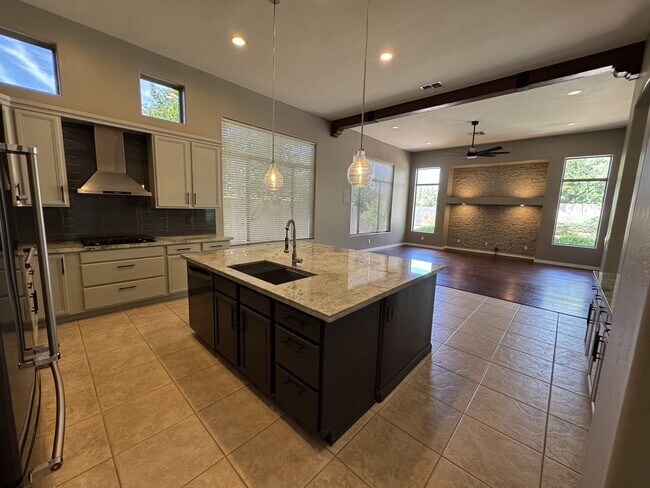 Foto del edificio - 3172 E Birchwood Pl