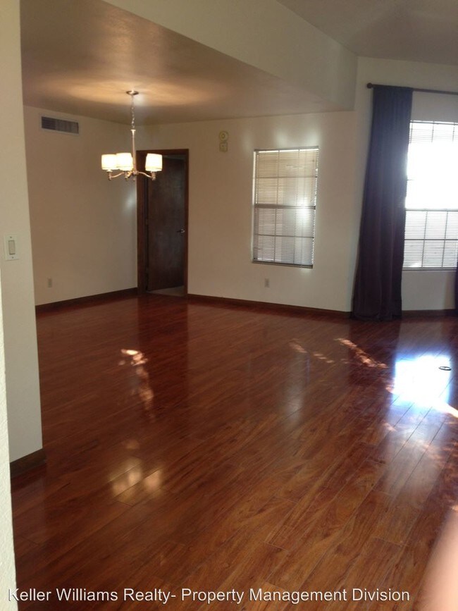 Building Photo - 2170 E Alameda Dr