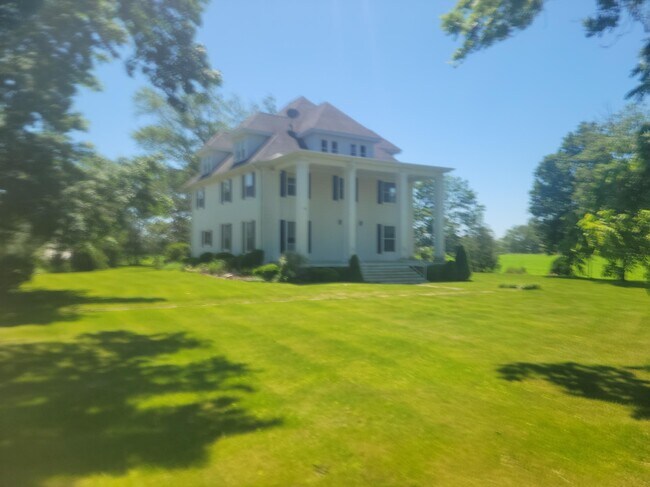 Foto del edificio - 103 248th Ave