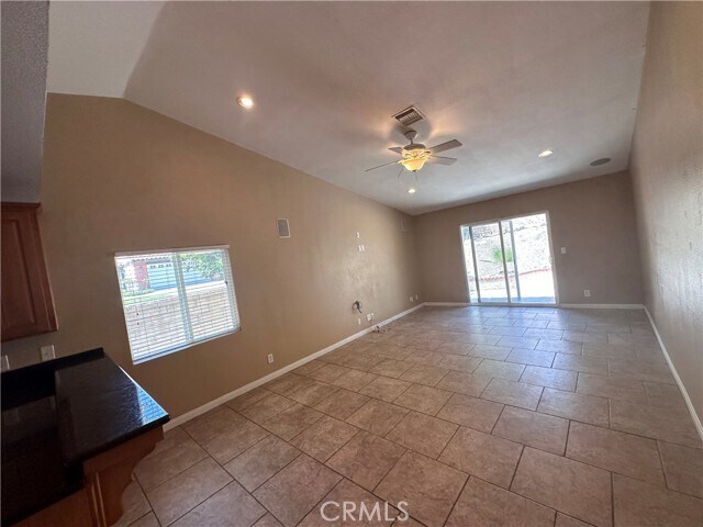 Foto del edificio - 1299 Dogwood St