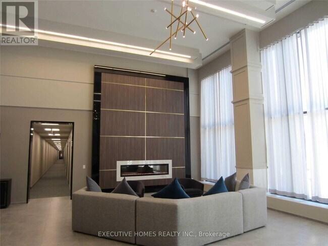 Photo du bâtiment - 4055 Parkside Village Dr