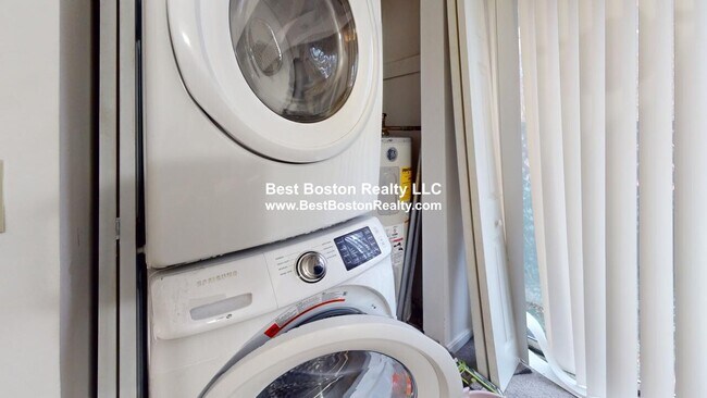 Building Photo - 175 Beacon St