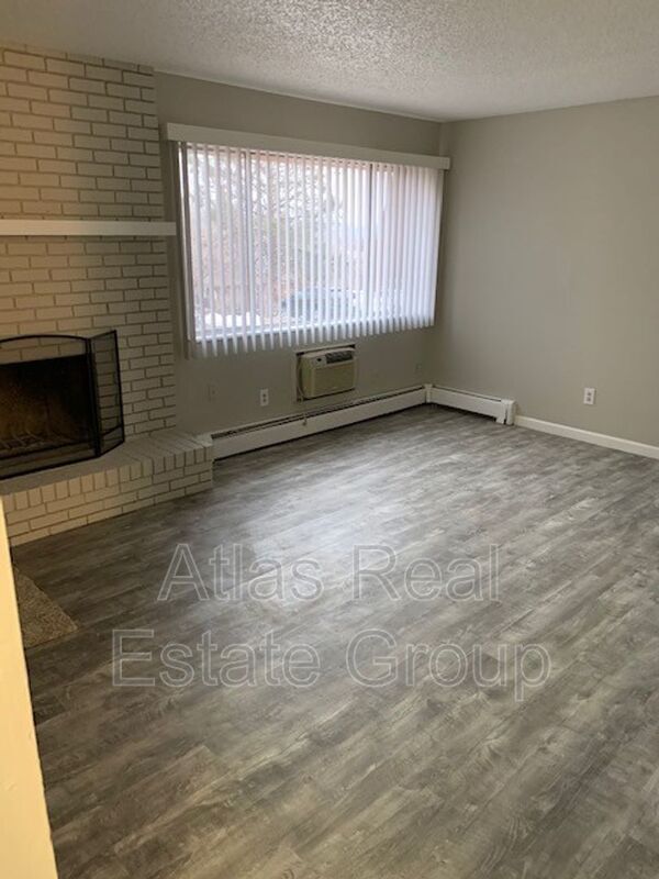 Primary Photo - 2855 Montebello Dr W