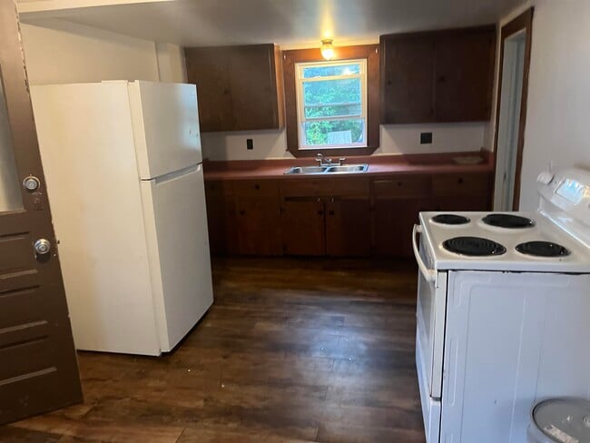 Building Photo - 216 Water St