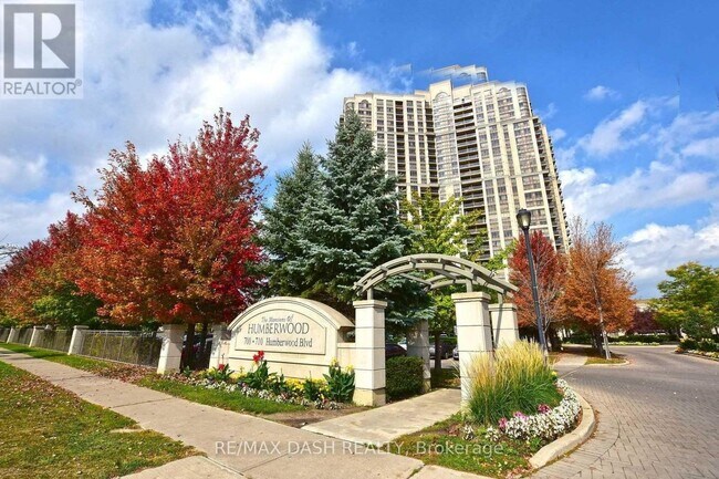 Photo du bâtiment - 700 Humberwood Blvd