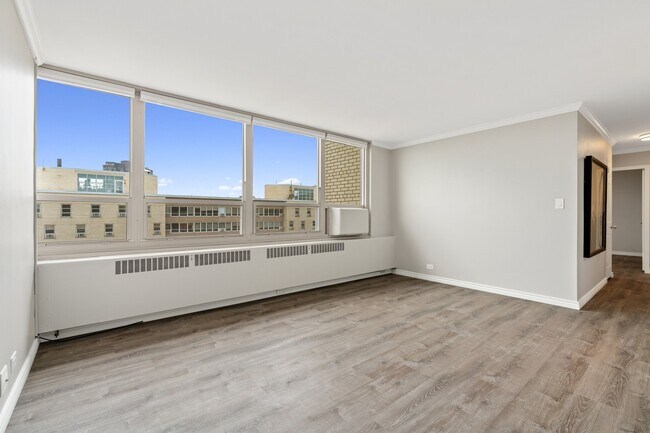 Building Photo - 3950 N Lake Shore Dr
