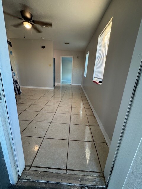 Foto del edificio - 5010 Bullard St