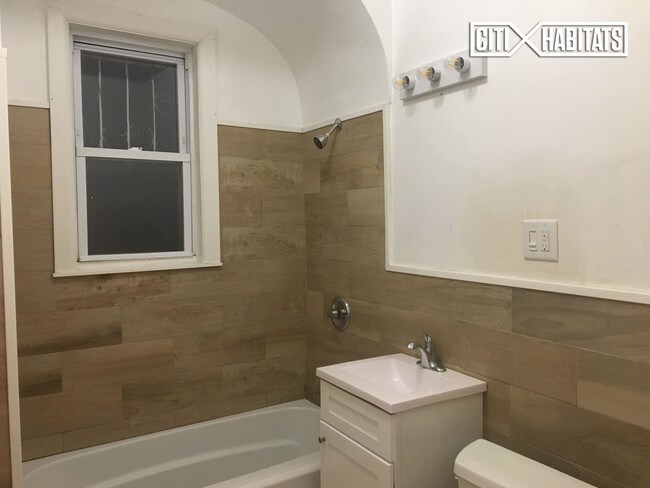 Foto del edificio - 833 E 49th St