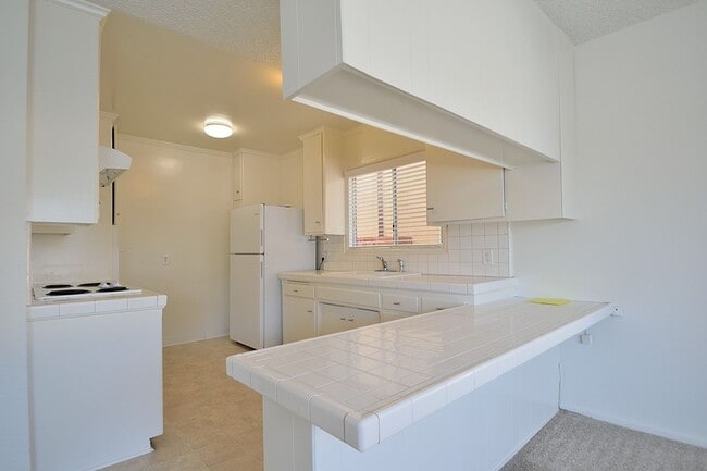 Building Photo - t721