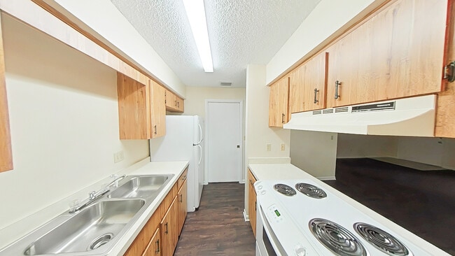 Building Photo - Woodland Bend Apartments