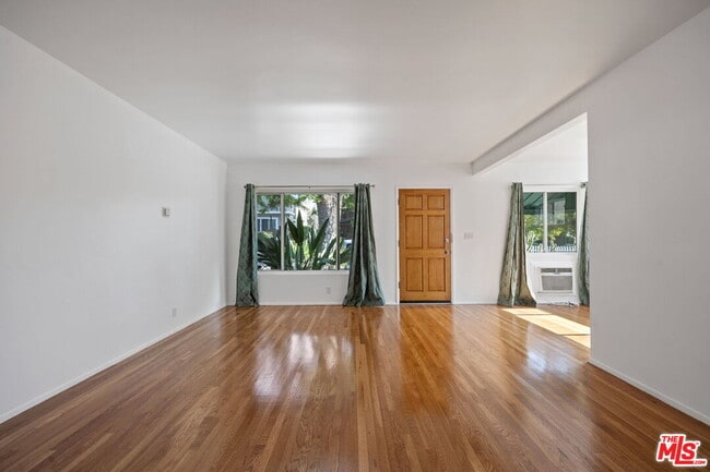 Foto del edificio - 1451 Armadale Ave