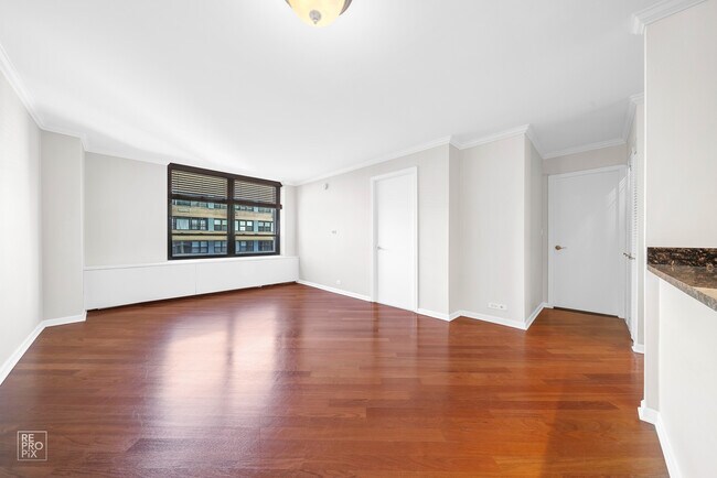 Foto del edificio - 222 E Pearson St