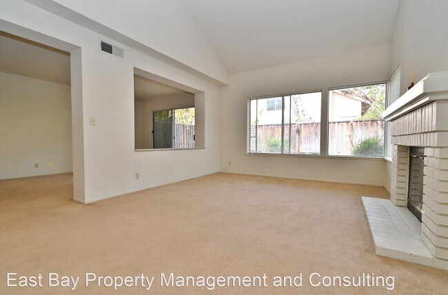 Foto del edificio - 4 br, 2.5 bath House - 1672 Holly Cir.