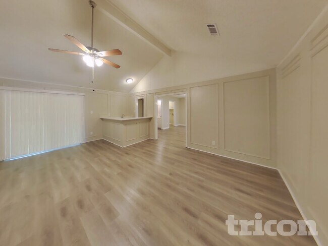 Foto del edificio - 2001 Libby Ln