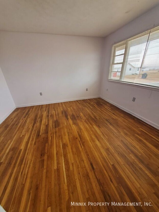 Foto del edificio - 15700 Element Rd