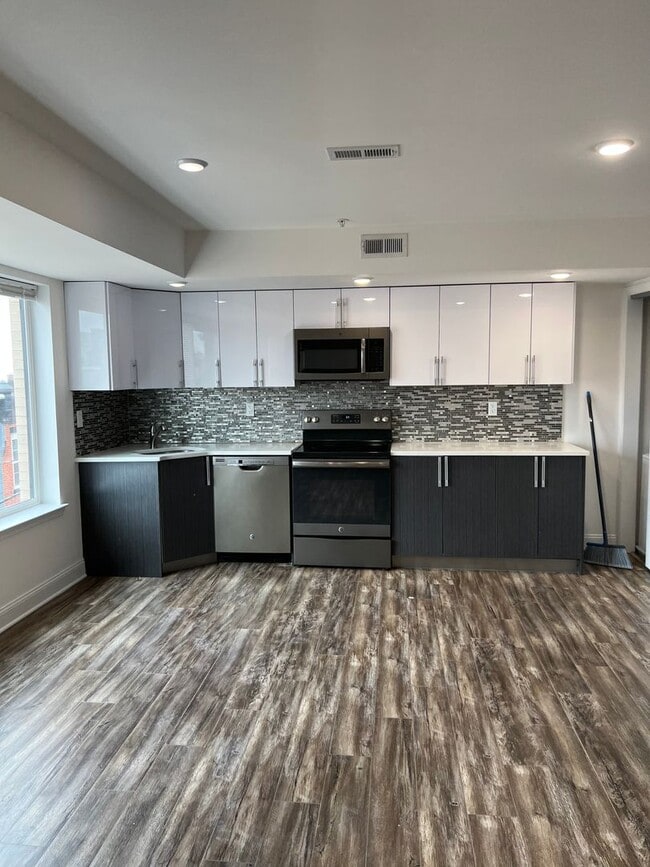 Photo - 1257-59 N Newkirk St Apartment
