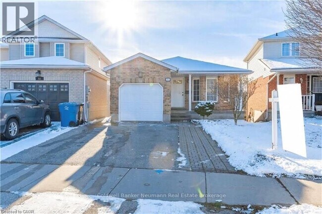 Building Photo - 51 Boulder Crescent