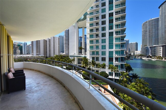 Building Photo - 888 Brickell Key Dr