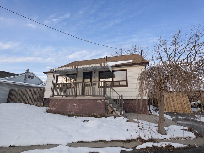 Photo du bâtiment - 647 Limeridge Rd E