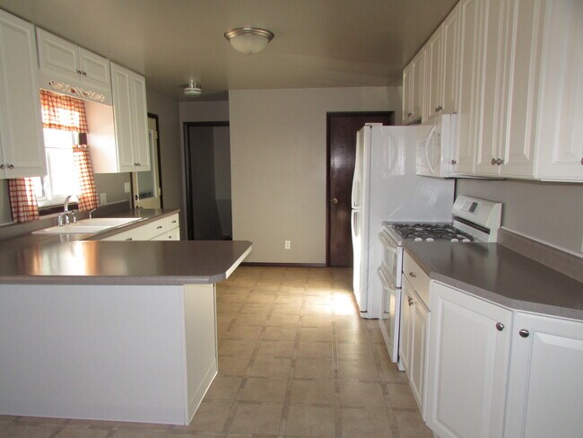 Foto del edificio - 3 BEDROOM | 2 BATH | SPACIOUS RAPID VALLEY...