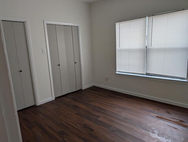 Foto del edificio - 2 Bed / 1 Bath Condo Near TXST & Downtown Square – W/D Included!