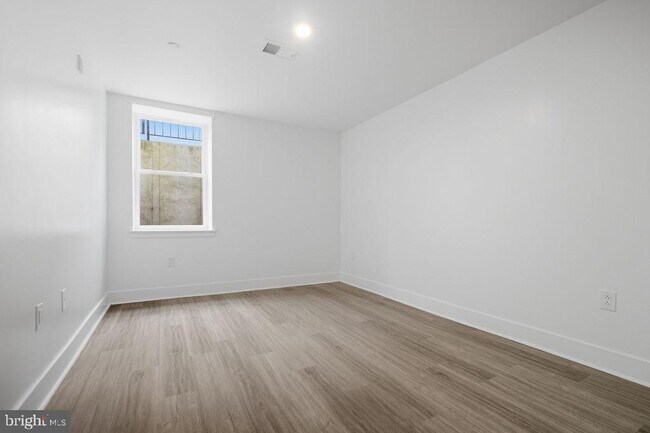 Building Photo - 6036 Market St