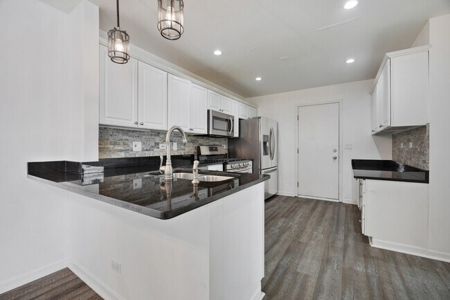 Foto del edificio - 54 Egg Harbour Ct