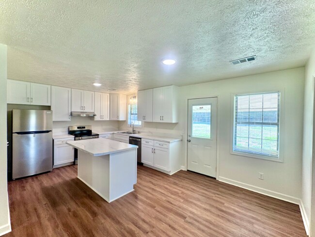 Foto del edificio - 992 Buck Egger Rd