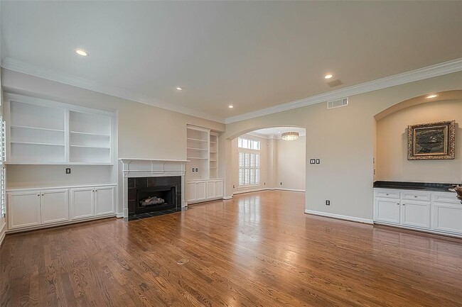 Building Photo - 4229 Bettis Dr