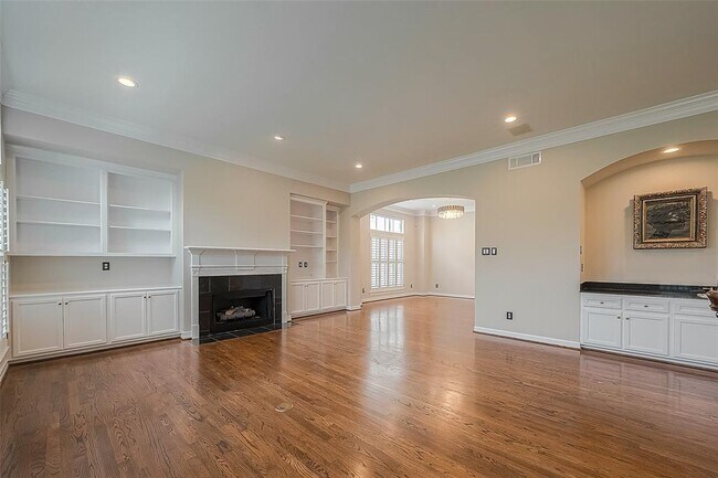 Foto del edificio - 4229 Bettis Dr