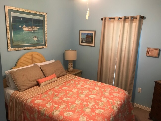 Building Photo - 1329 W Lagoon Ave