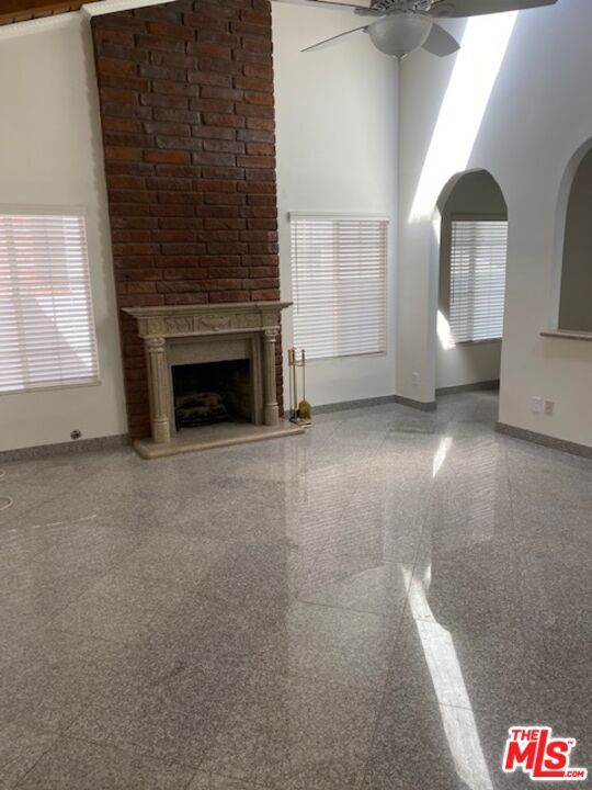 Building Photo - 1094 Freeport Ct