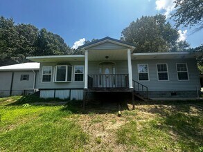 Building Photo - 742 Old Sulphur Springs Rd