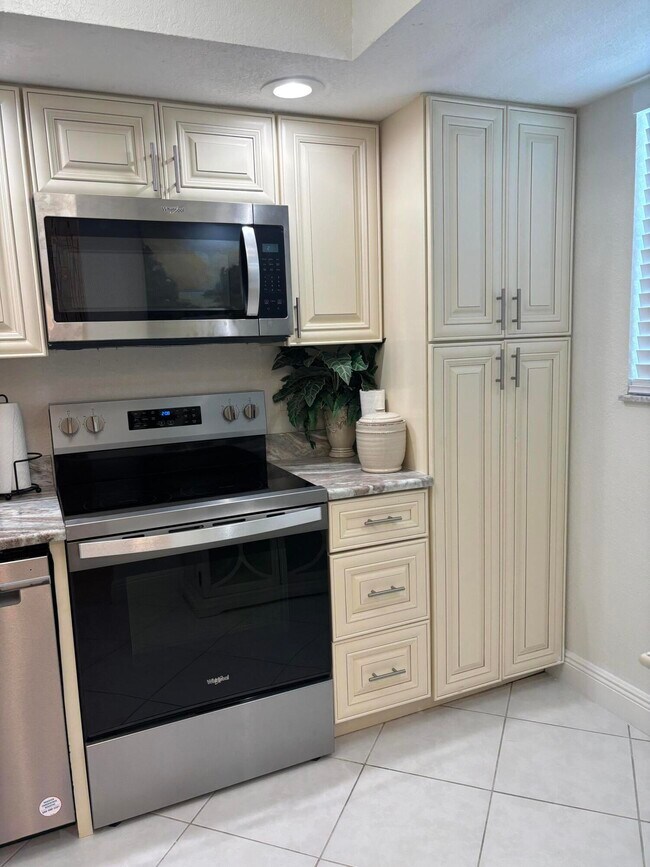 Foto del edificio - 1225 Carlton Ct
