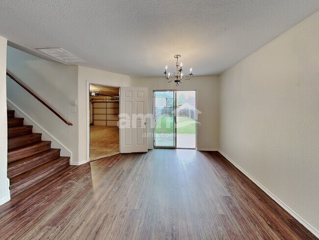 Foto del edificio - 3908 San Lucas Ln