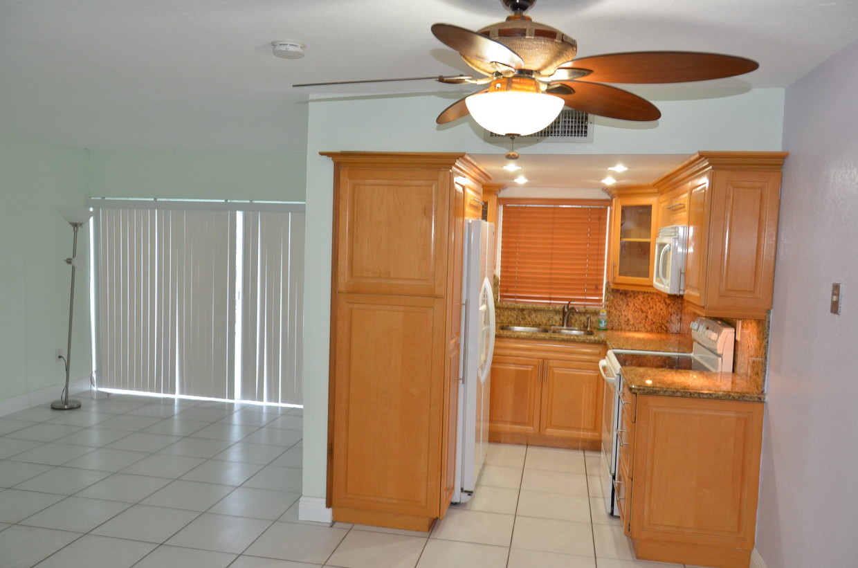 Primary Photo - 9300 W Flagler St