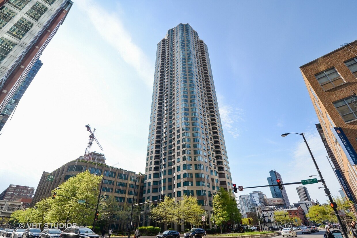 Primary Photo - 400 N LaSalle St
