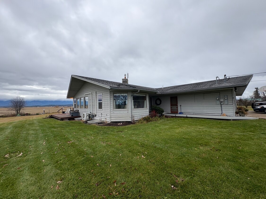 Primary Photo - 391 N Somers Rd