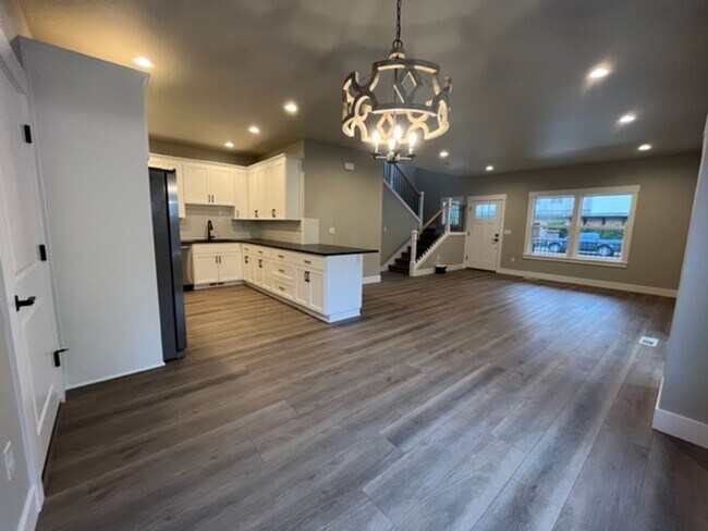 Building Photo - New Construction 3 Bedroom 2.5 Bath Newber...