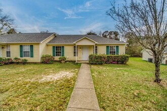Building Photo - 1015 Sable Dr